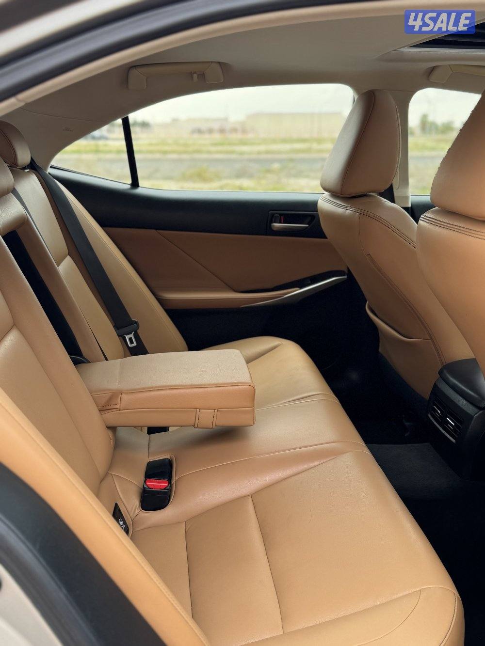 للبيع لكزس is 200t 20177