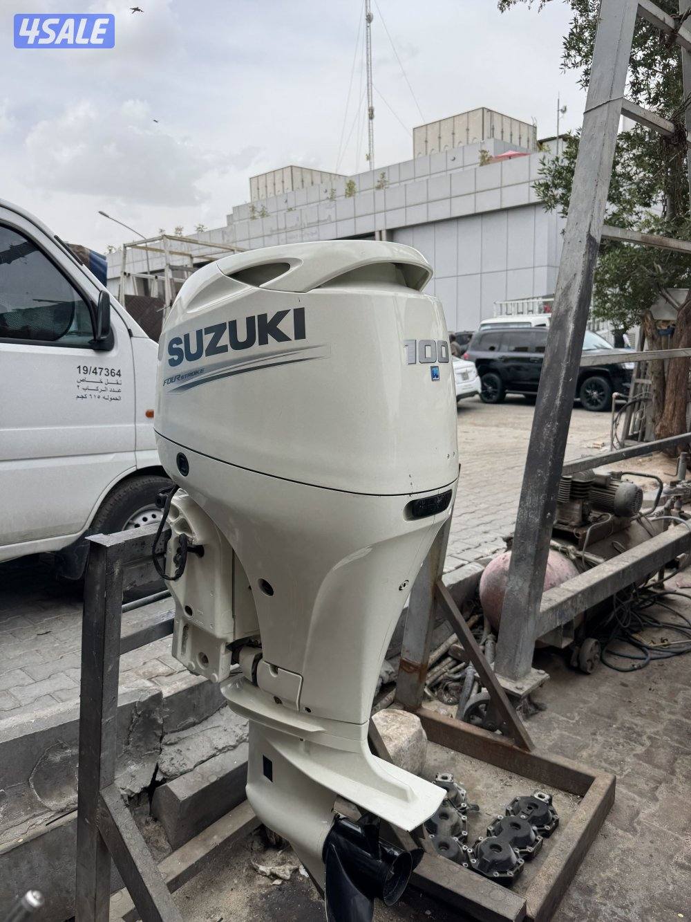 للبيع مكينة سوزوكي فور ستروك ١٠٠ حصان4
