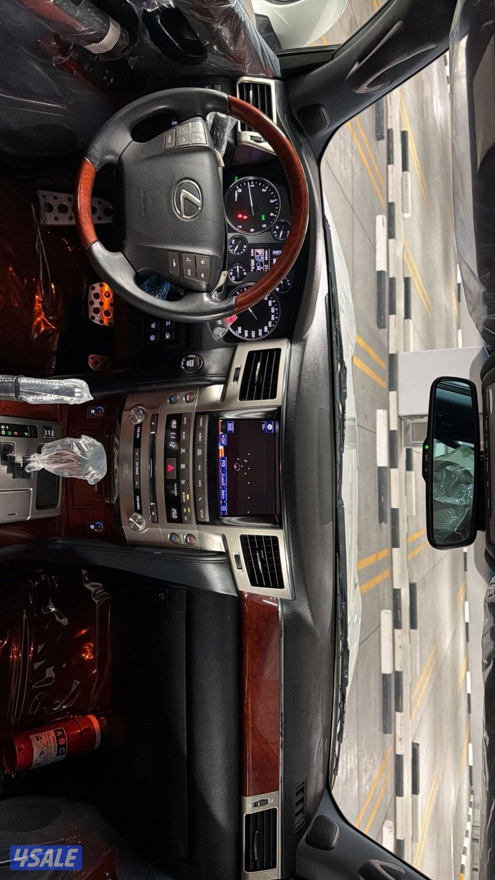 جيب لكزس LX570 سبورت بحاله فوق الممتازه10