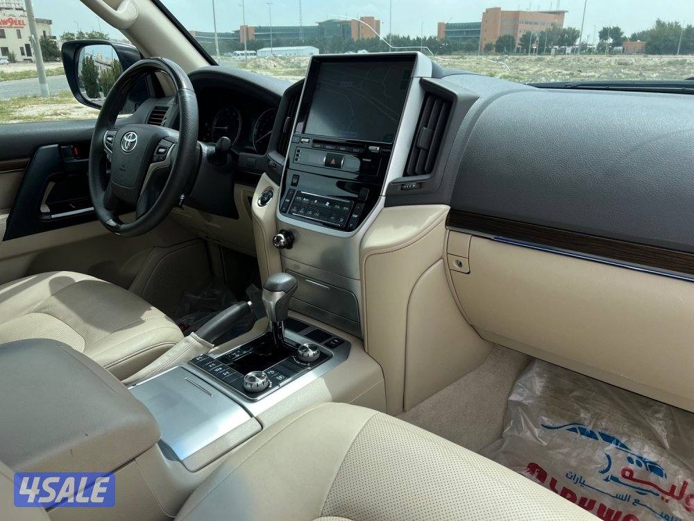 للبيع لاندكروزر 2019 قراند تورنق فحص صامل عداد  الف 162 فقط9