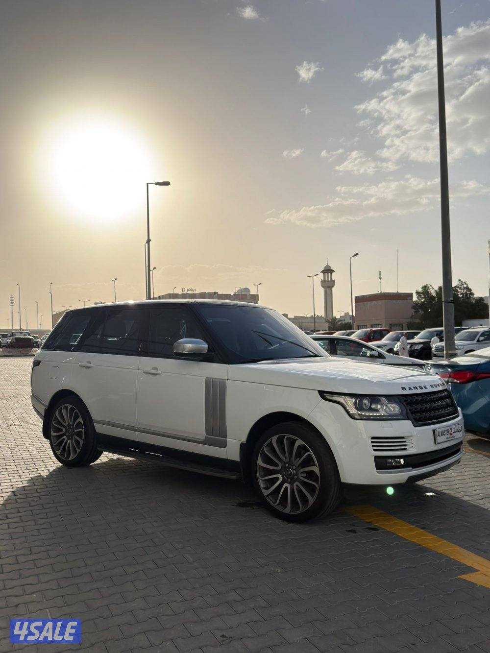 للبيع رنج روفر 2014 صبغ الوكاله عداد 1905