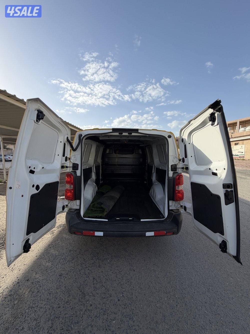 للبيع بيجو اكسبيرت مقفل م 20225