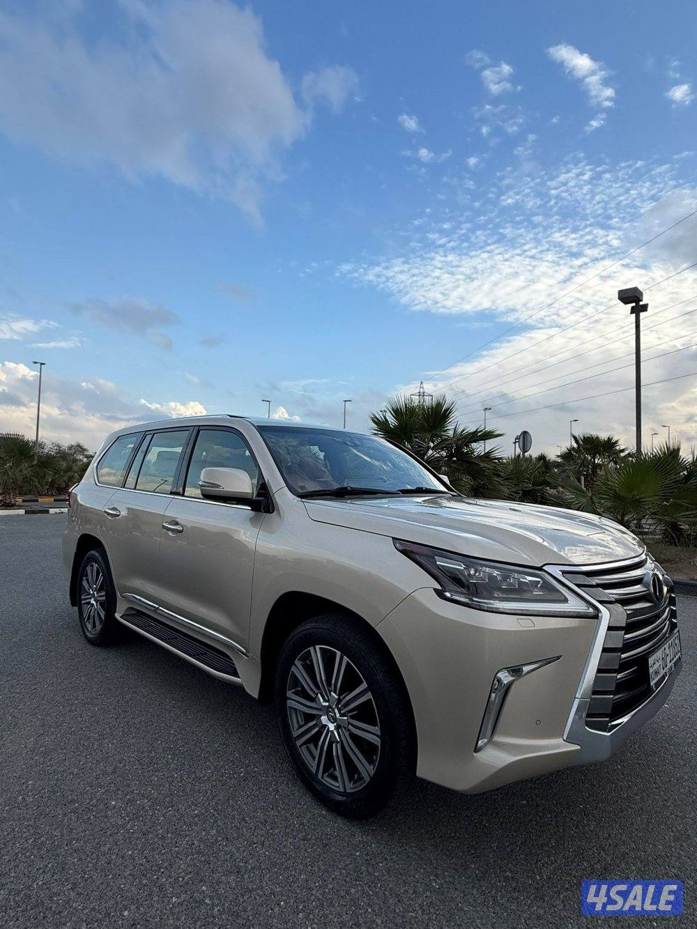 لكزس LX570 موديل ٢٠١٦ وارد الخليج له ملف في الساير4