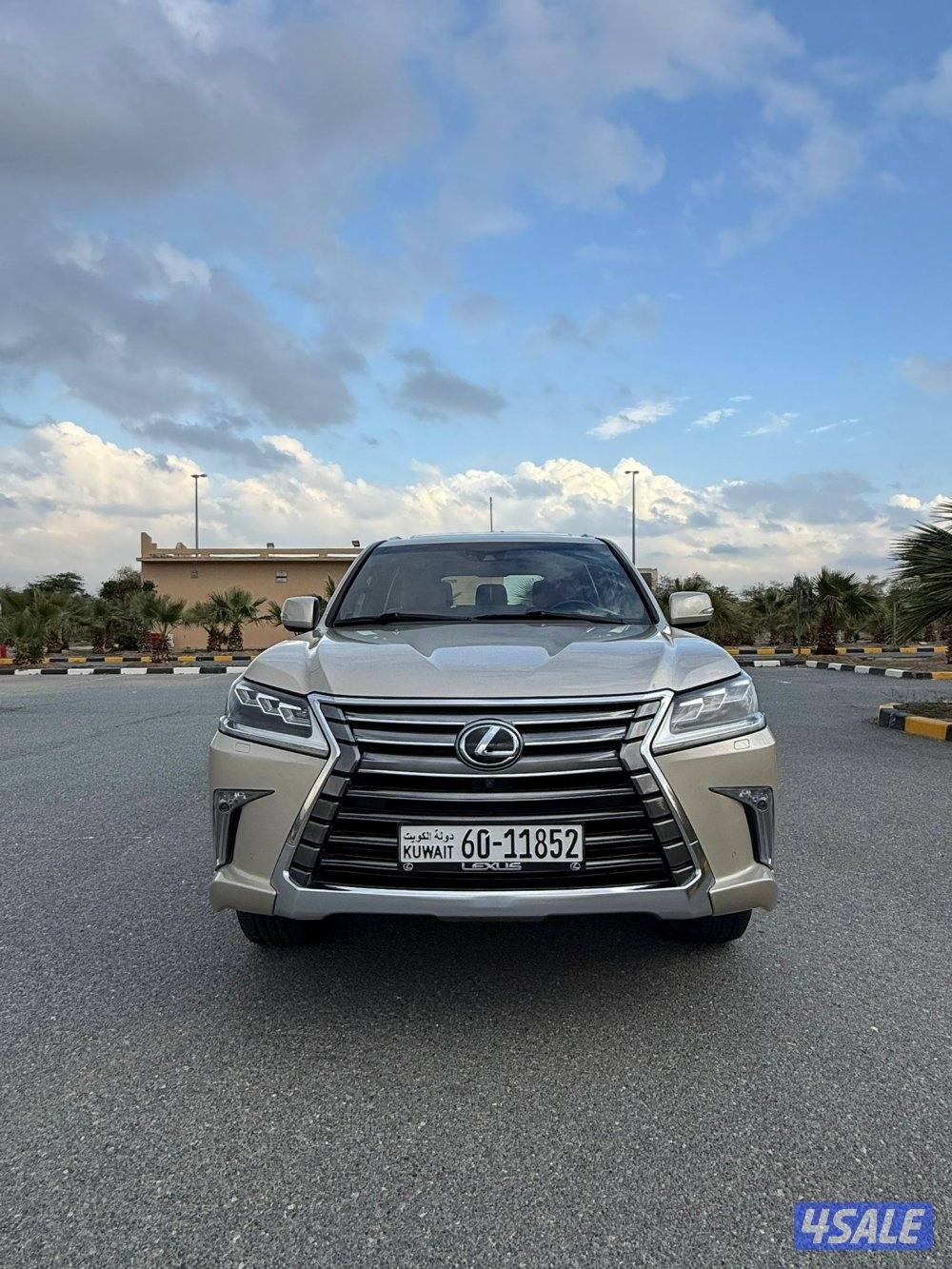 لكزس LX570 موديل ٢٠١٦ وارد الخليج له ملف في الساير6