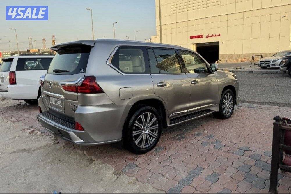 جيب لكزس الساير الدرجه الاولى فل موديل ٢٠١٦ صبغ الوكاله1