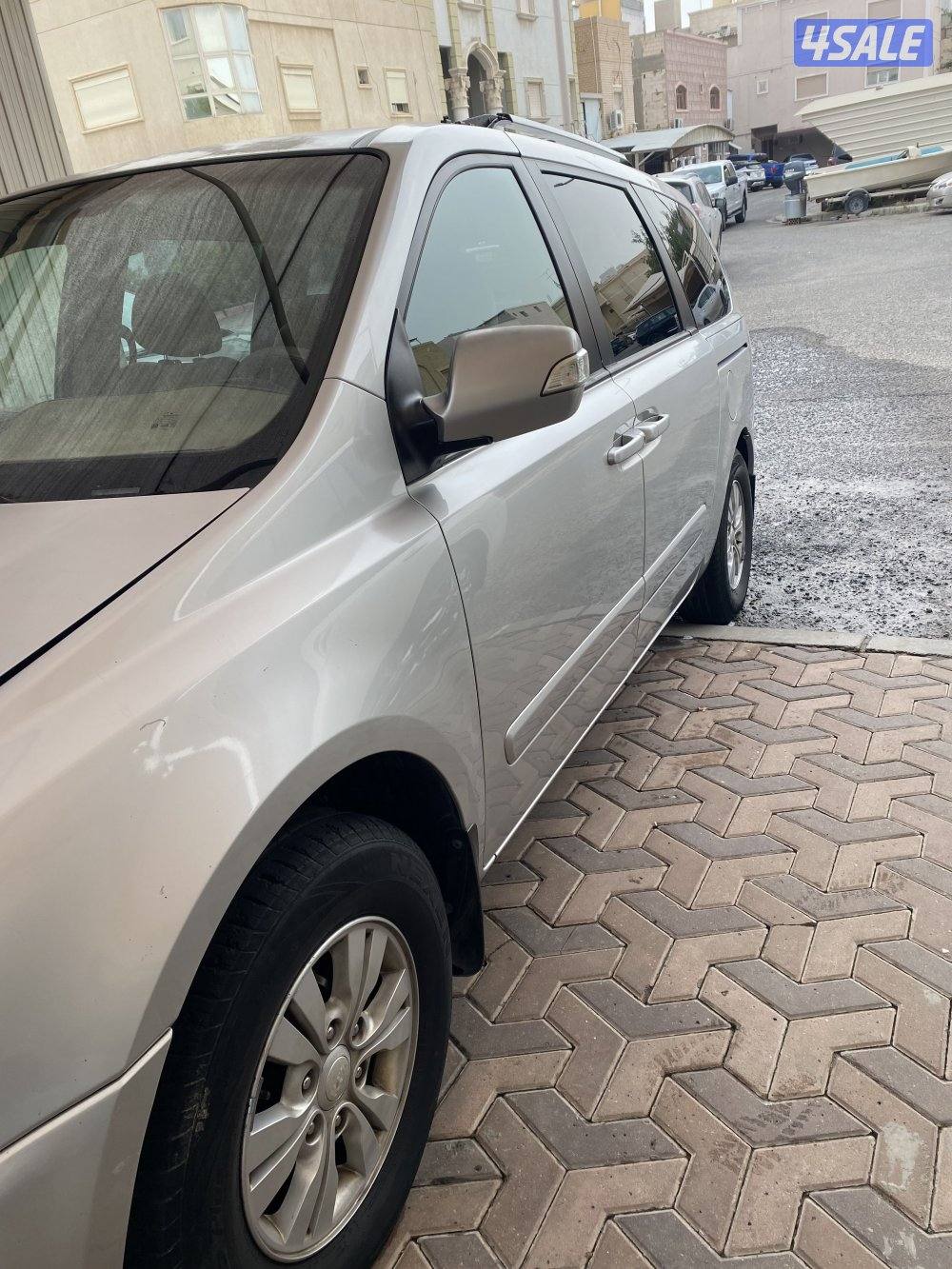 للبيع كيا كرنفال ٢٠١٣ بحاله منتازه0