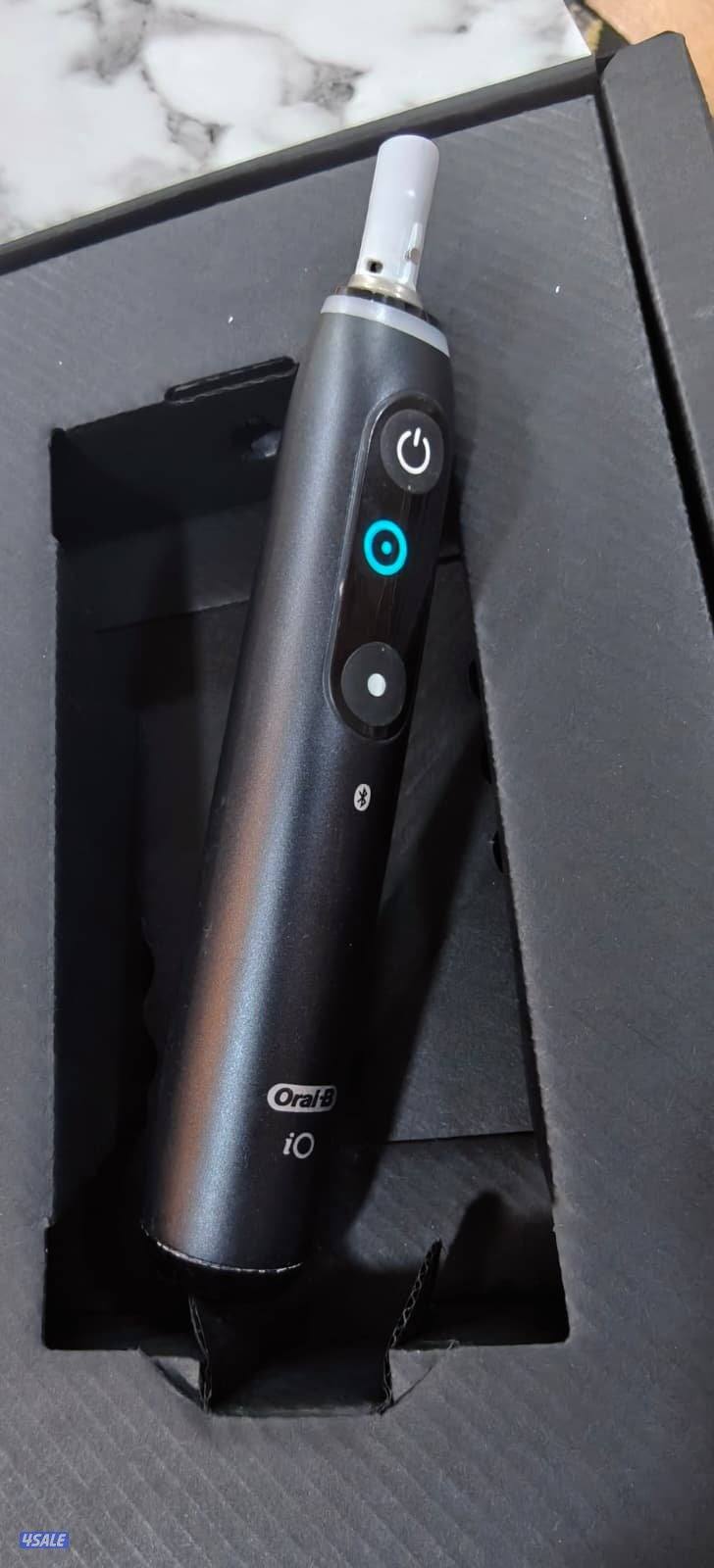 Oral-B iO Series 8N Rechargeable Electric Toothbrush - Black1