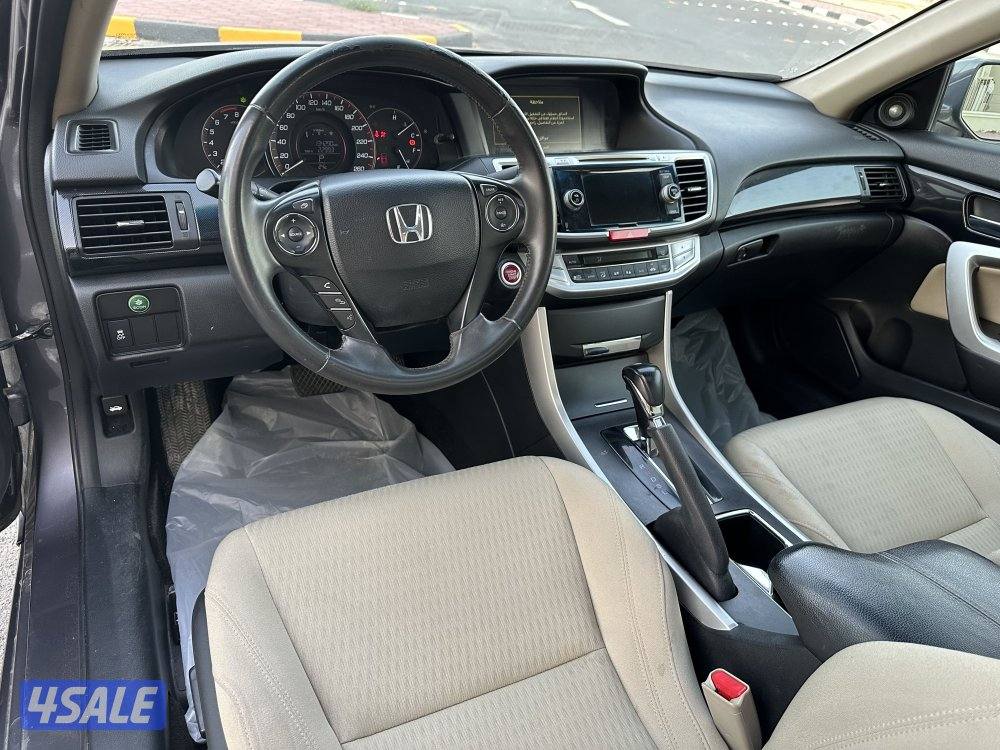 للبيع هوندا اكورد موديل 20158