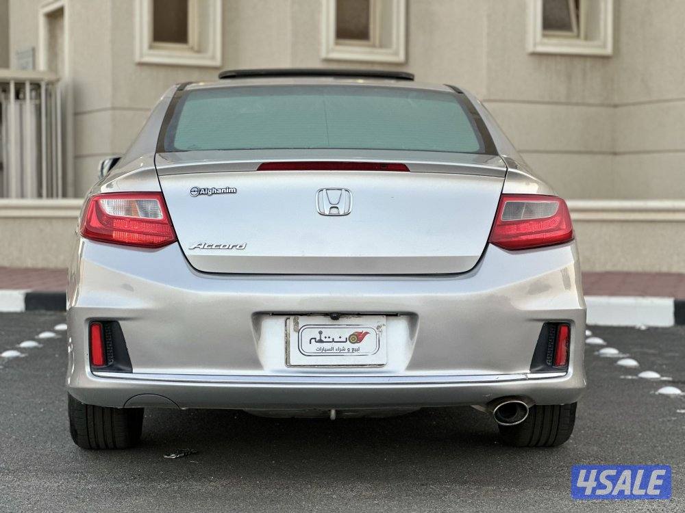 للبيع هوندا اكورد موديل 20132
