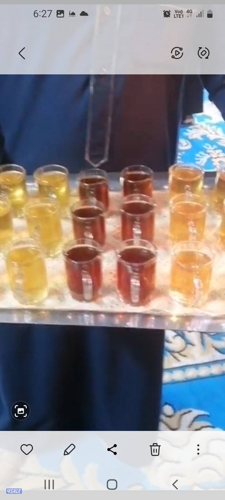 تقديم التمور والقهوة العربي بالزي الرسمي13