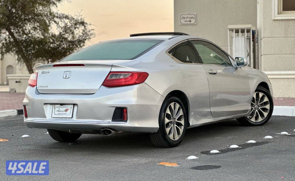 للبيع هوندا اكورد موديل 20138