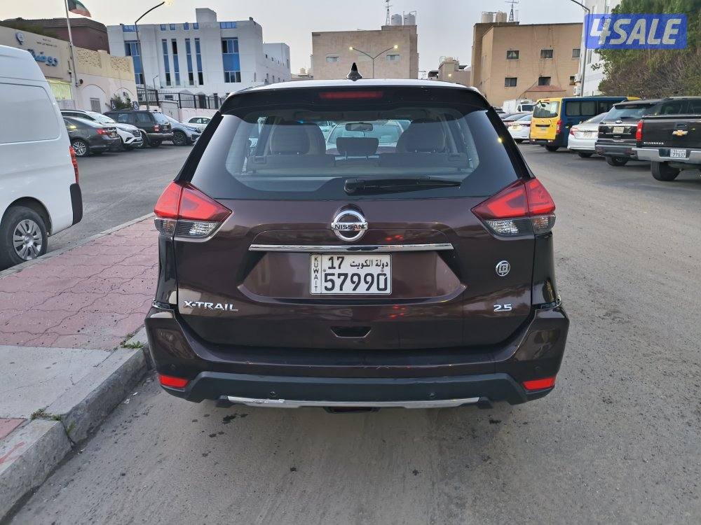 للبيع نيسان أكس تريل 2020 بني6