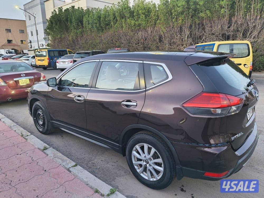 للبيع نيسان أكس تريل 2020 بني5