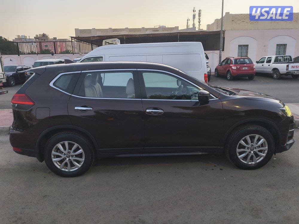 للبيع نيسان أكس تريل 2020 بني11