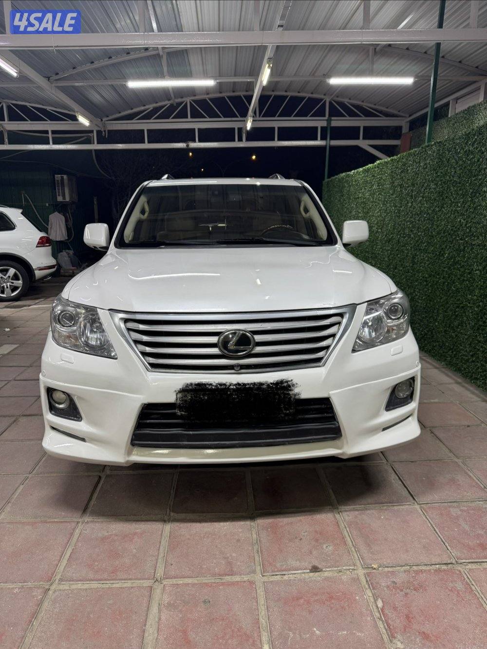 جيب لكزس 20100