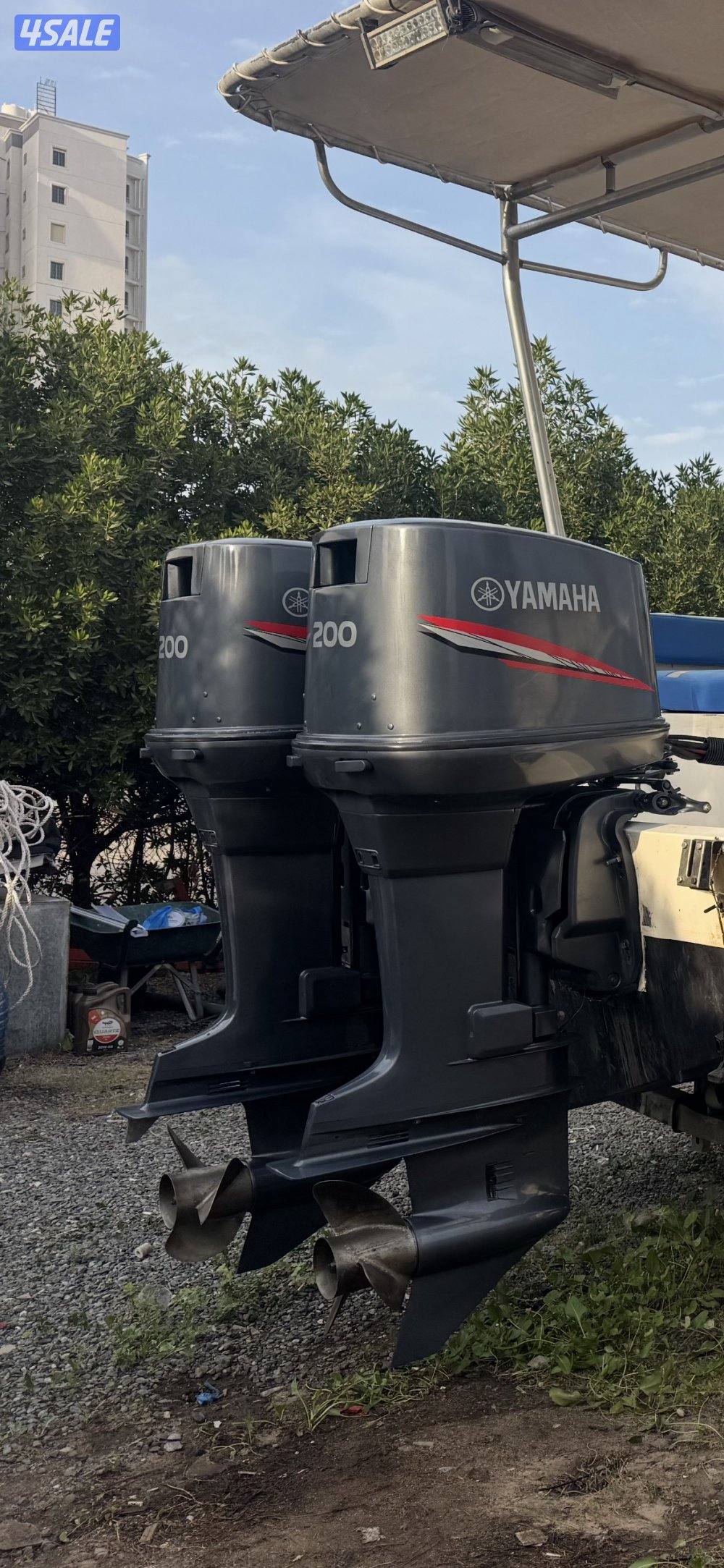 للبيع مكينتين ياماها 200/200 ساق طويل عكس نظاف جداً ضغطهم 1200