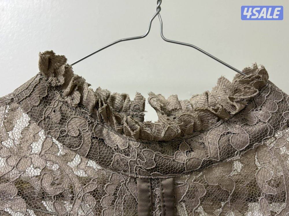 بدله تنوره بيج لبستين4