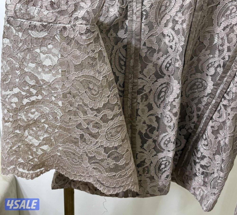 بدله تنوره بيج لبستين5