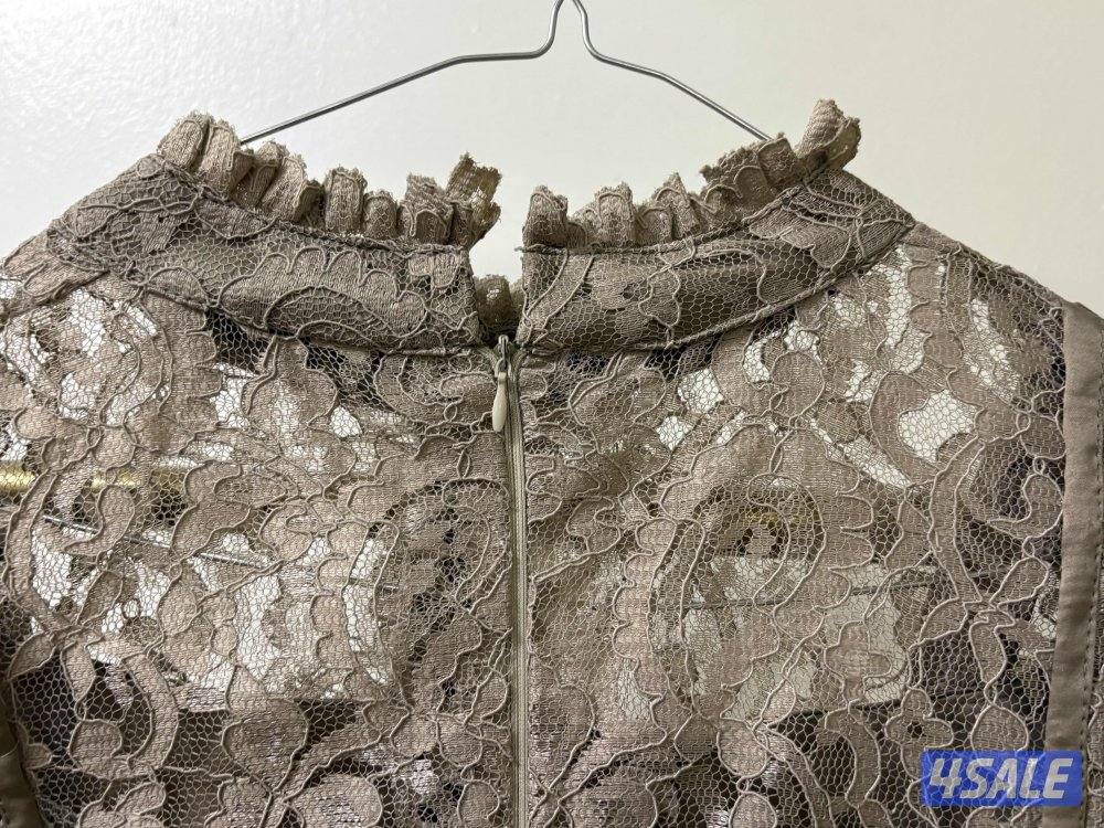 بدله تنوره بيج لبستين7