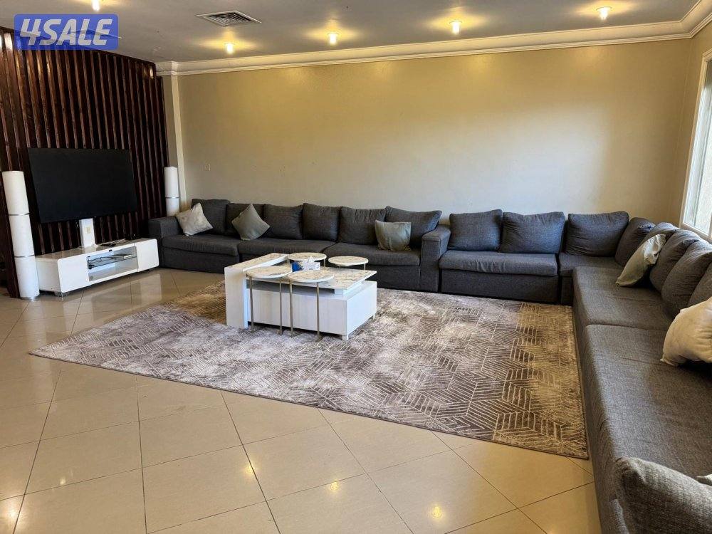 للإيجار شاليه في الخيران مع أطلاله بحريه ٦ غرف8