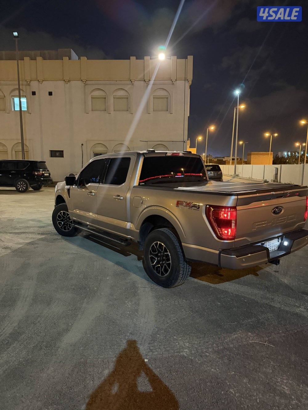 للبيع وانيت فورد fx4 شرط الفحص بل كامل4