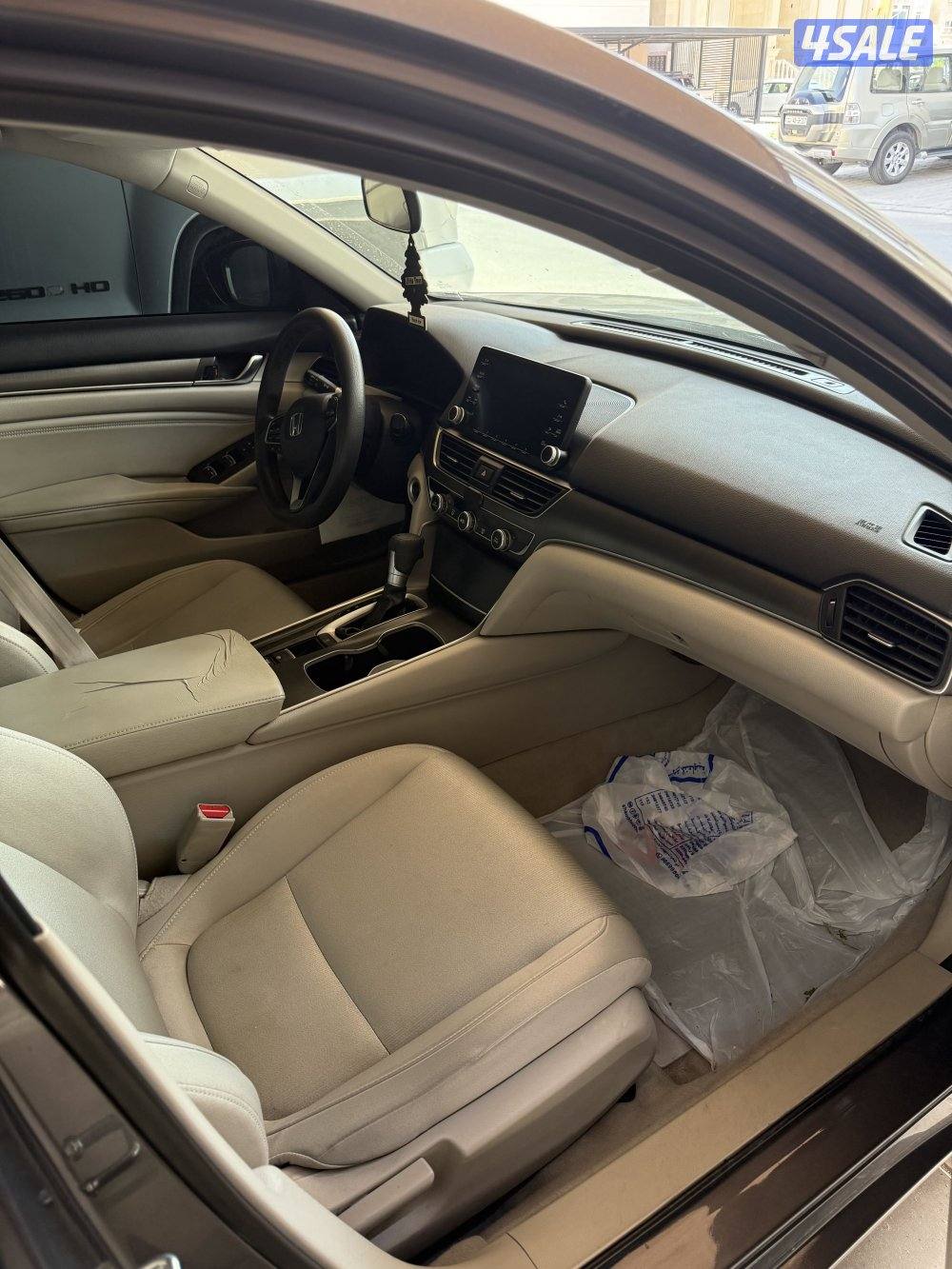 للبيع هوندا اكورد ٢٠١٨1