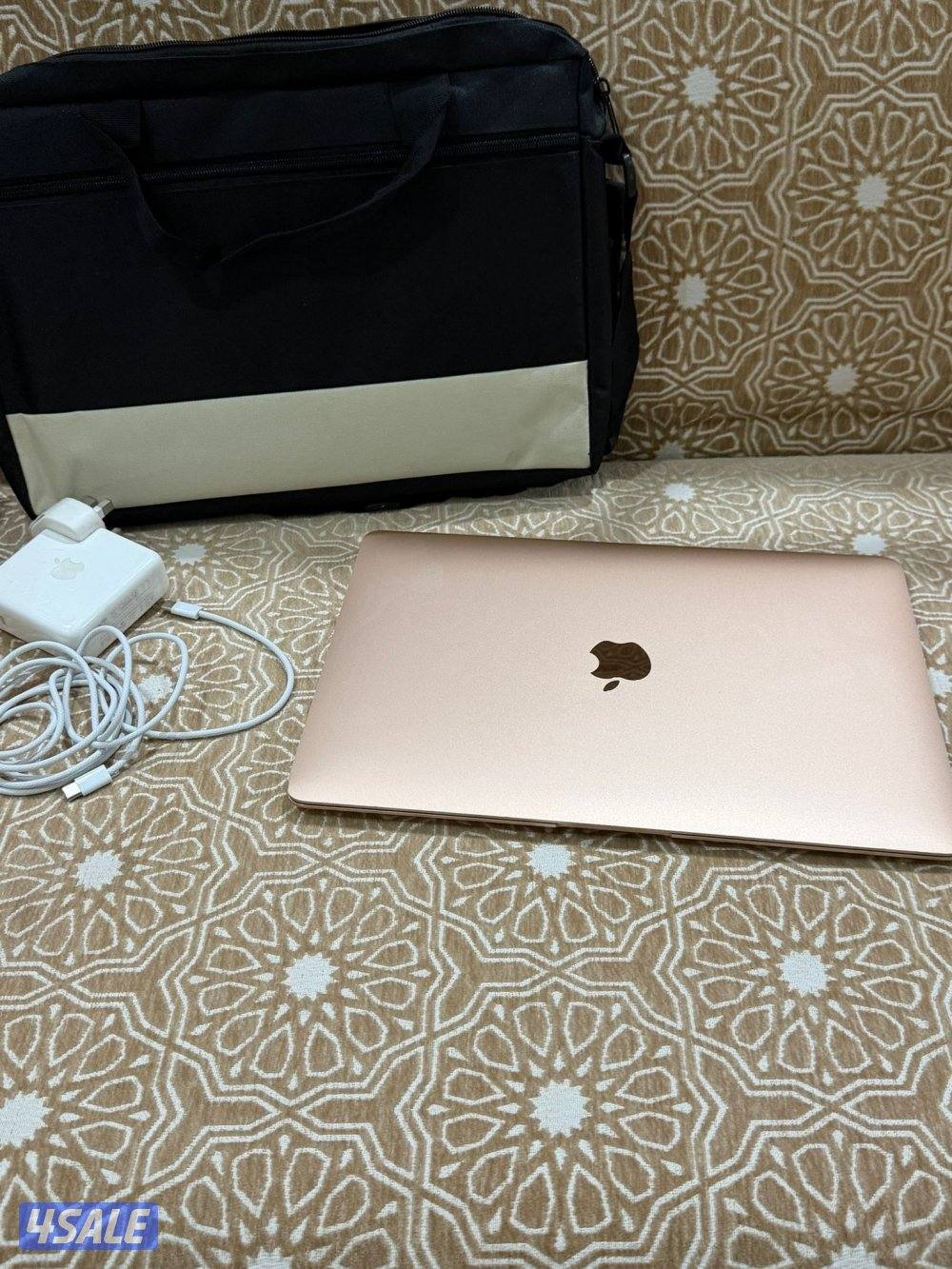 ماك بوك اير M10