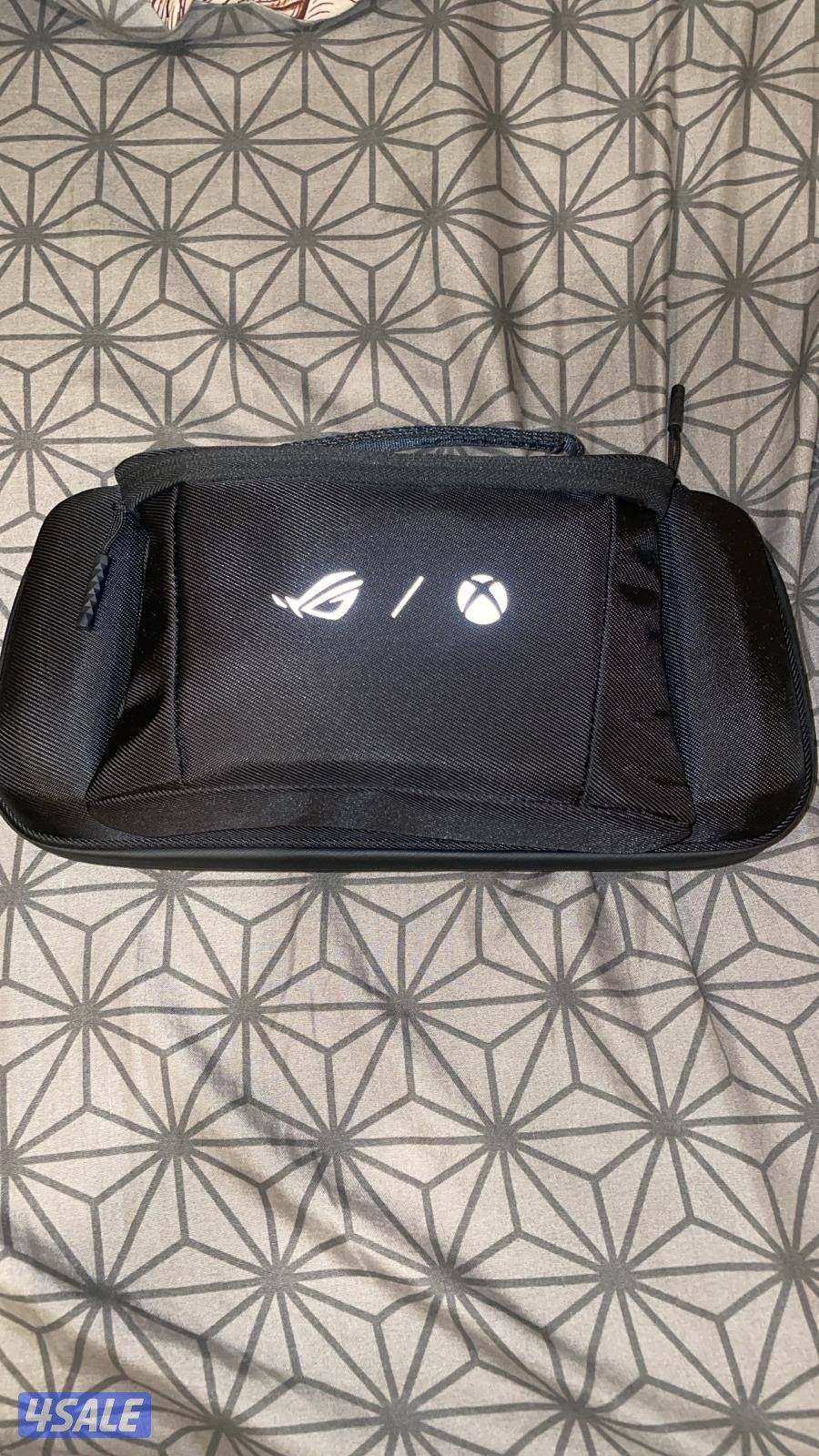 مع جنطه خاصه فيه استخدام أسبوعين ROG XBOX ALLY X0