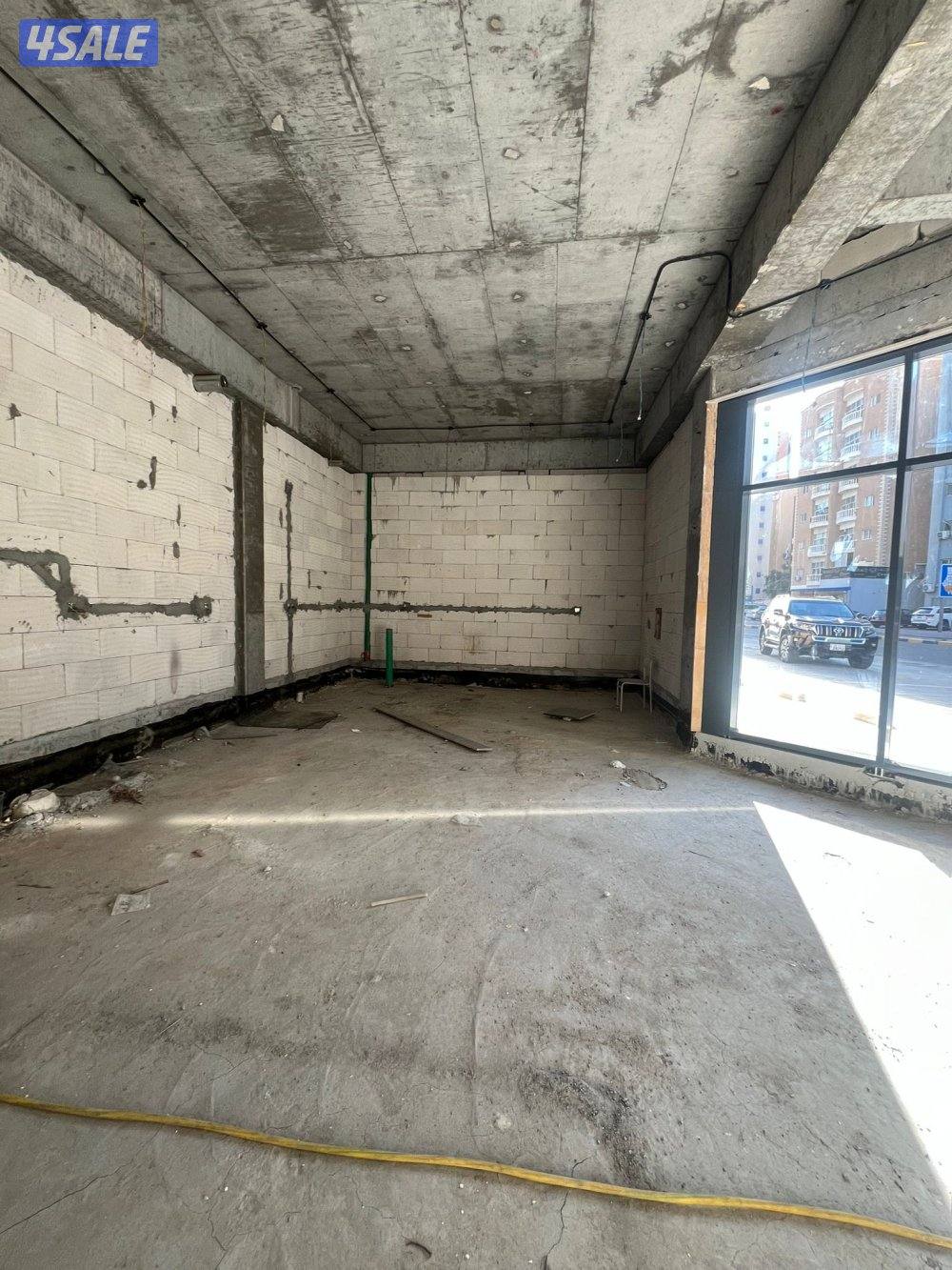 للإيجار محل جديد موقع ممتاز شارع البلاجات بجانب إشارة شوبيز3