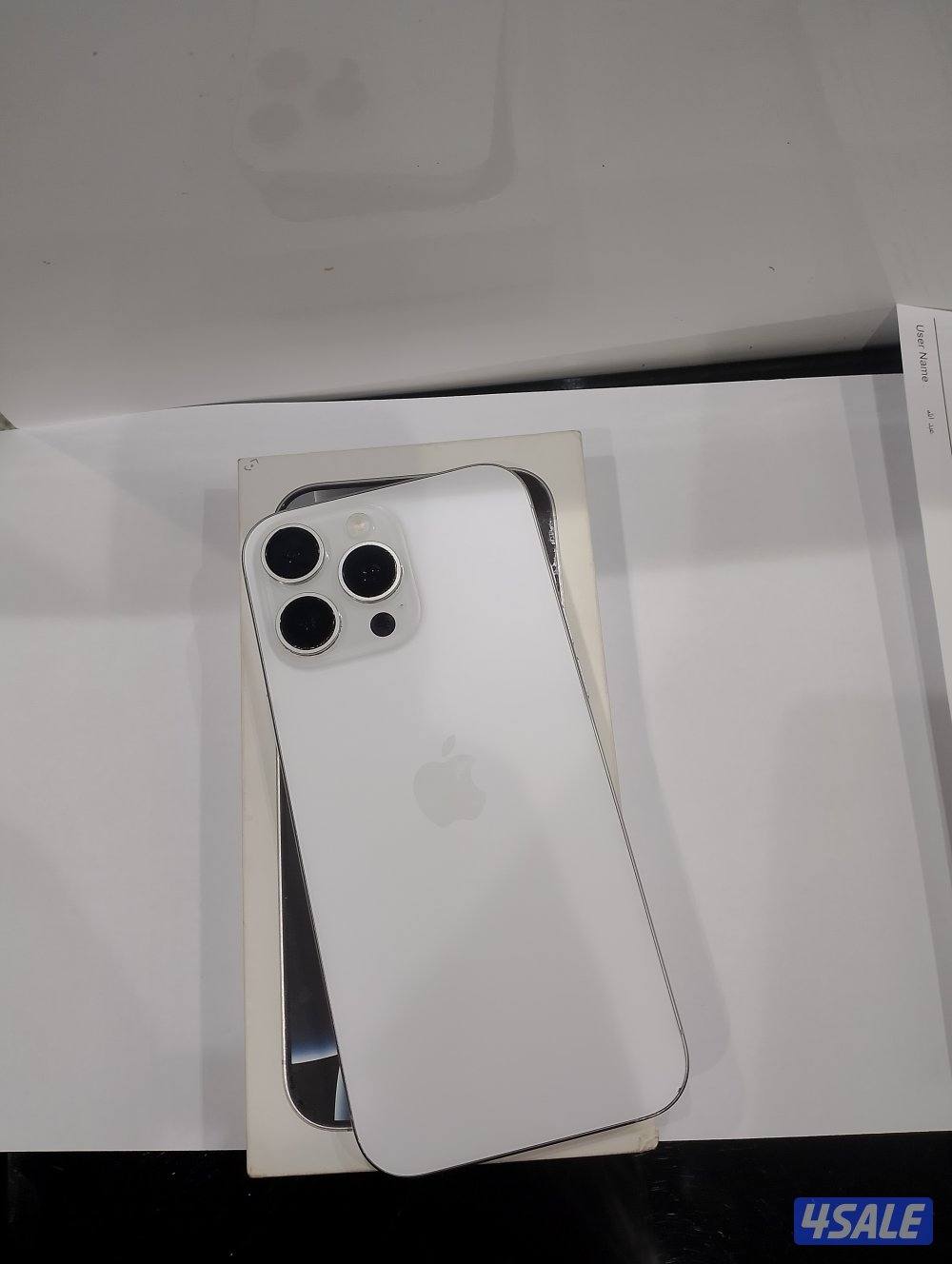 ايفون 16pro max جيجا 256 ابيض2