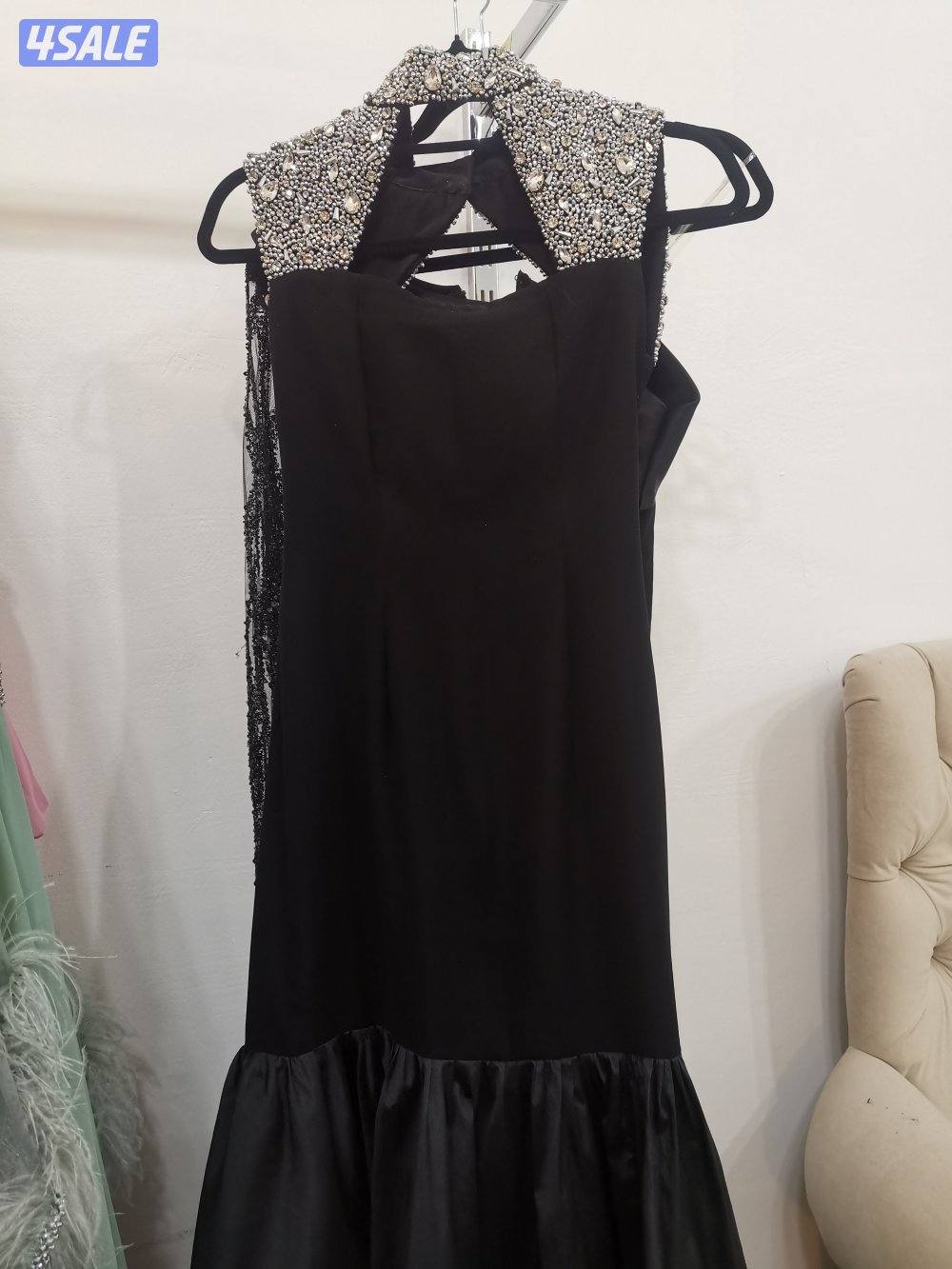 للبيع فساتين لبسة وحده من مصممات باقل من نص السعر6