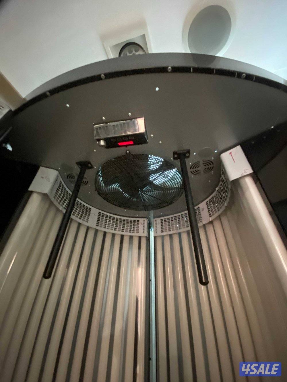 Quadra Vertical / standing tanning machine1