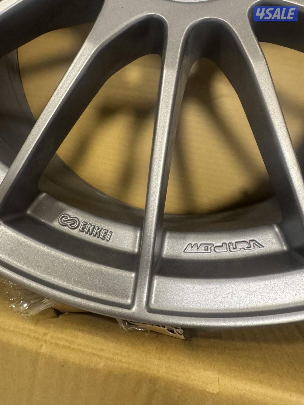 رنقات اصلية Enkei rs05rr0