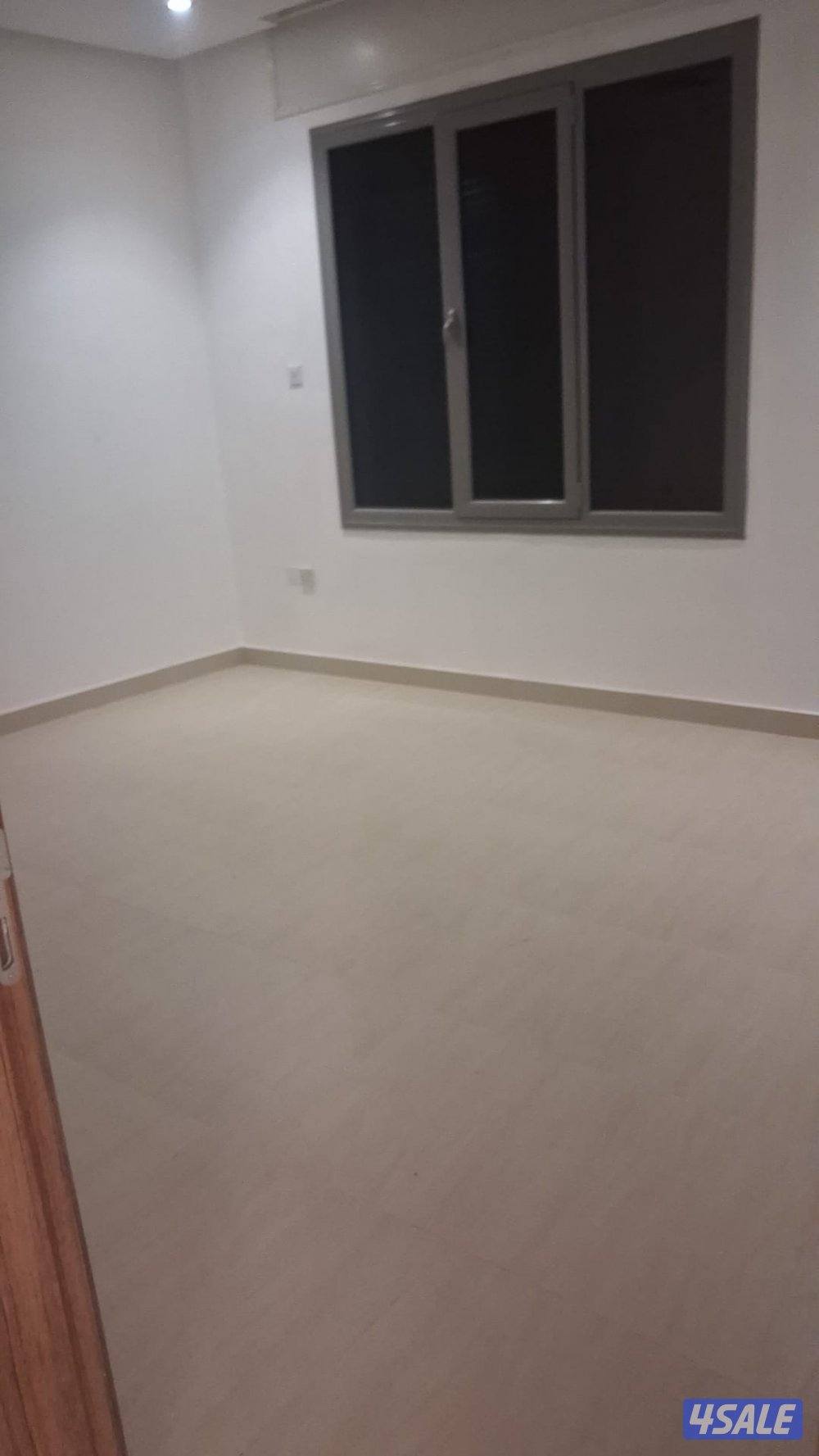 للايجار دور أول ساكن 4 غرف مع حمامتها و صالتين و حمام ضيوف0