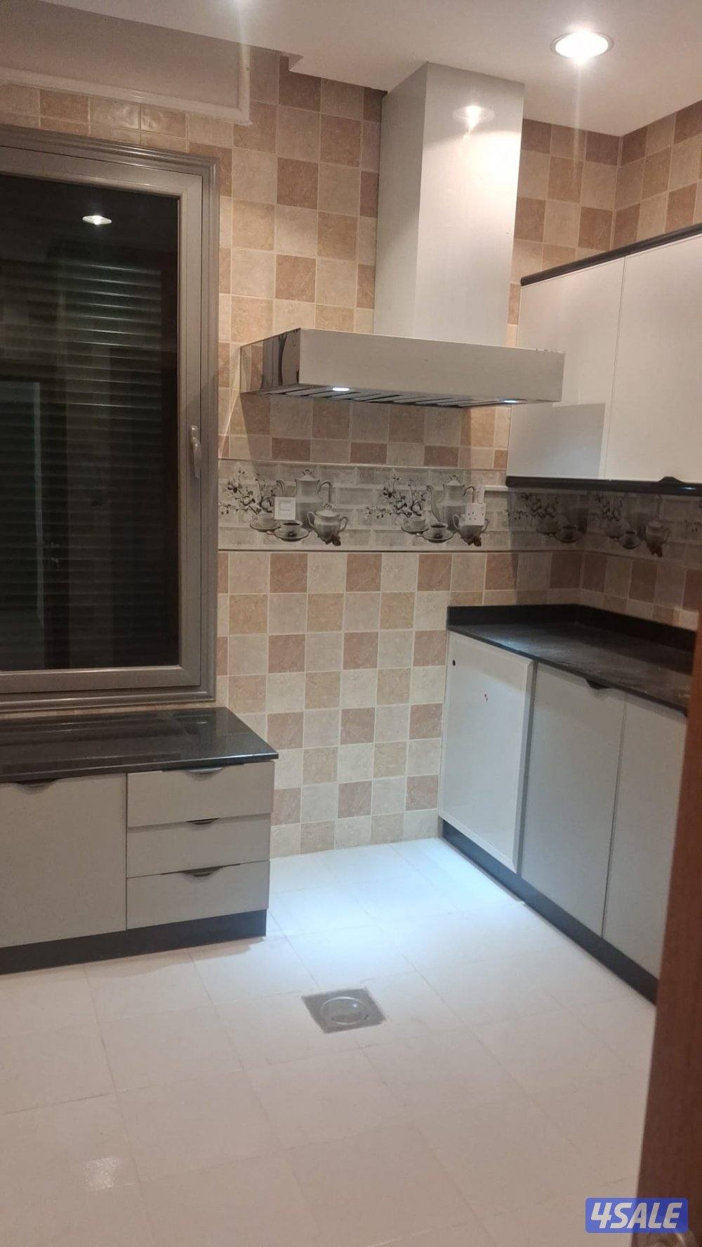 للايجار دور أول ساكن 4 غرف مع حمامتها و صالتين و حمام ضيوف2