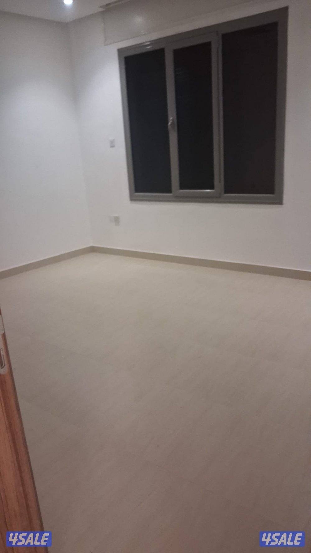 للايجار دور أول ساكن 4 غرف مع حمامتها و صالتين و حمام ضيوف3