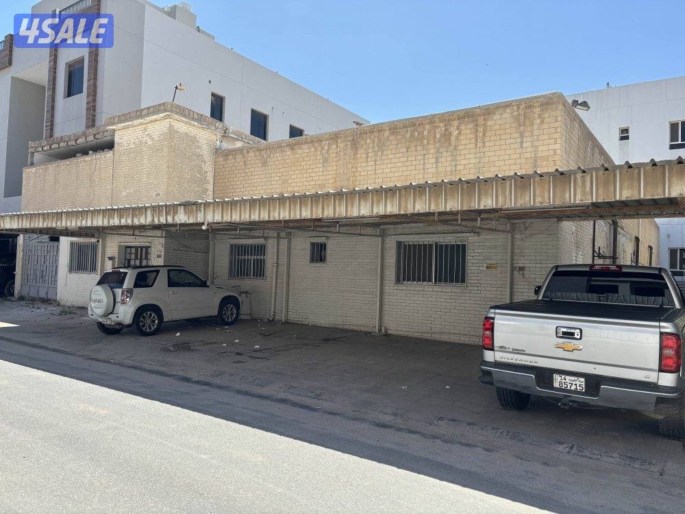 للبيع بيت عربي الرميثيه قطعه 81