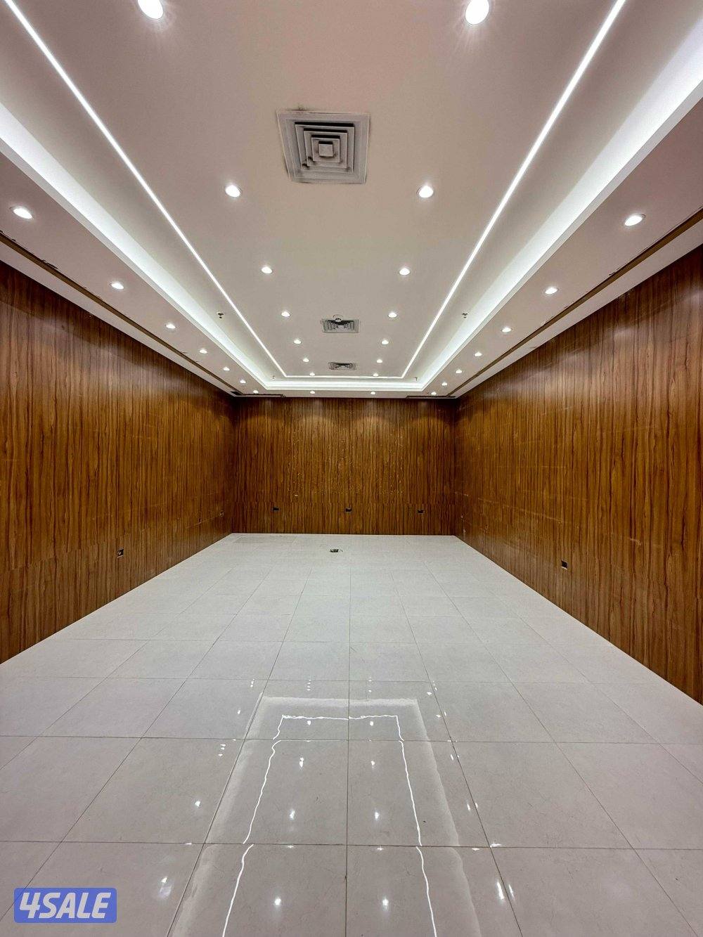 محل للايجار بمجمع راقي بالشويخ من المالك مباشرة بدون خلو1