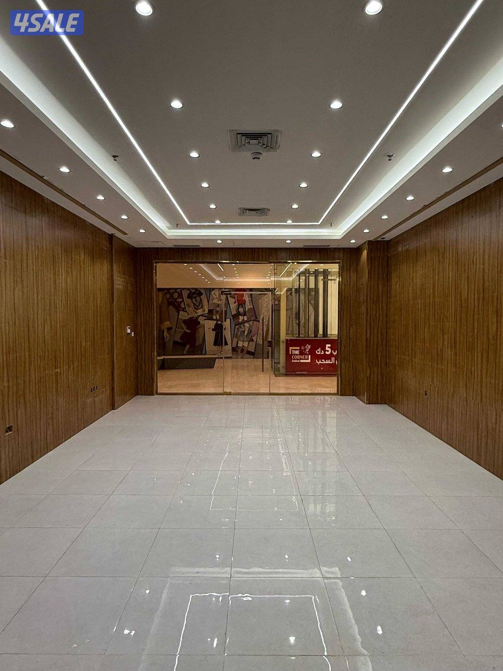 محل للايجار بمجمع راقي بالشويخ من المالك مباشرة بدون خلو2