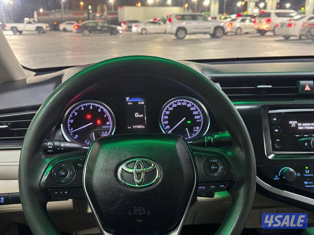 للبيع كامري 20205