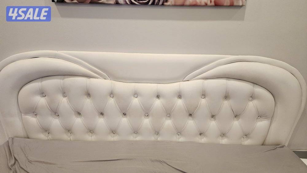 سرير مع فرشه طبية من الجيريوي قياس 200x2001