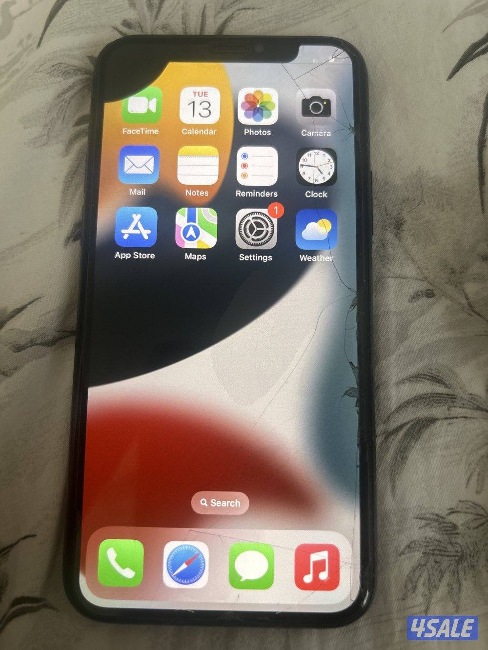 مكسور iPhone 11 Pro2