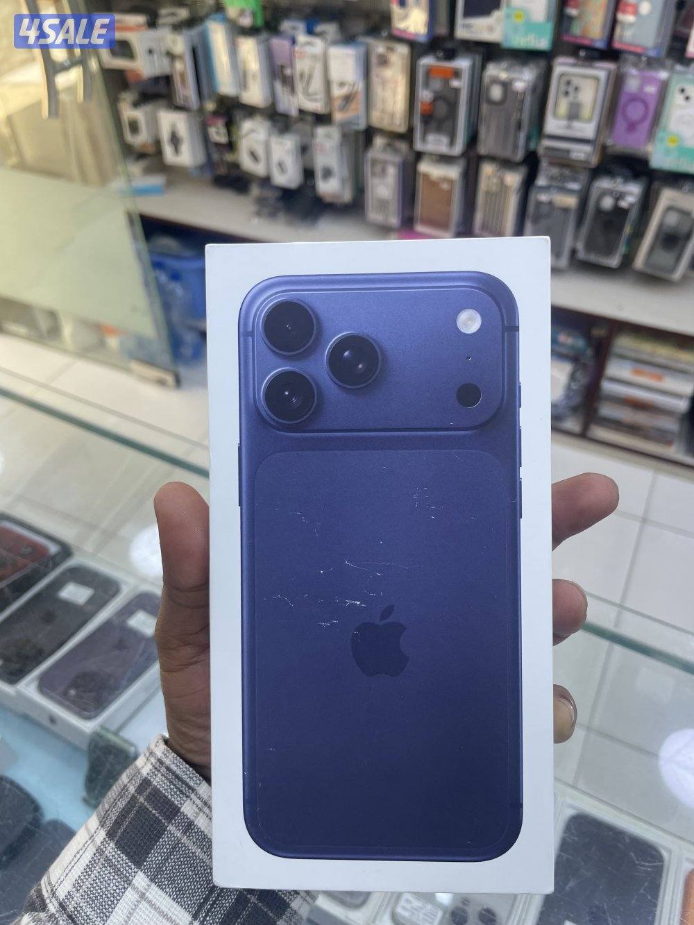 Iphone 17 pro max 256 gb comes with an 0 cycle count3