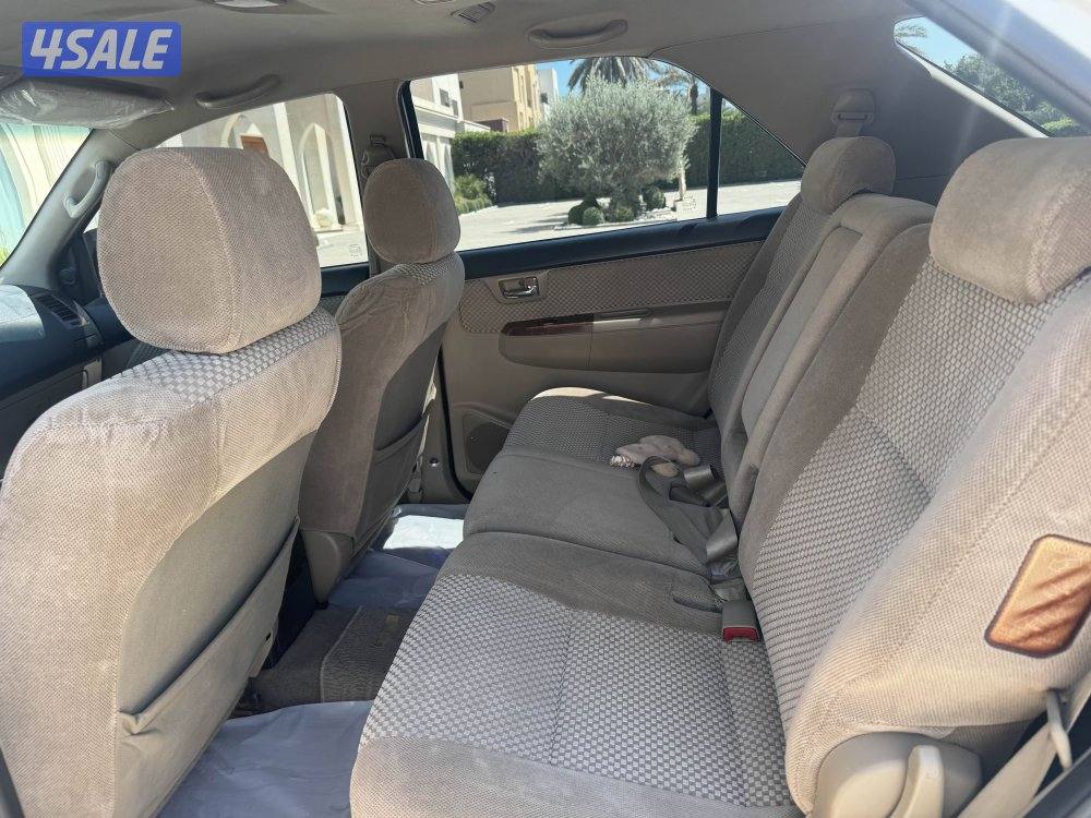 للبيع فورتنر موديل 2015 وراد الوكالة 4 سلندر صبغ الوكالة الدرجة الاولى6