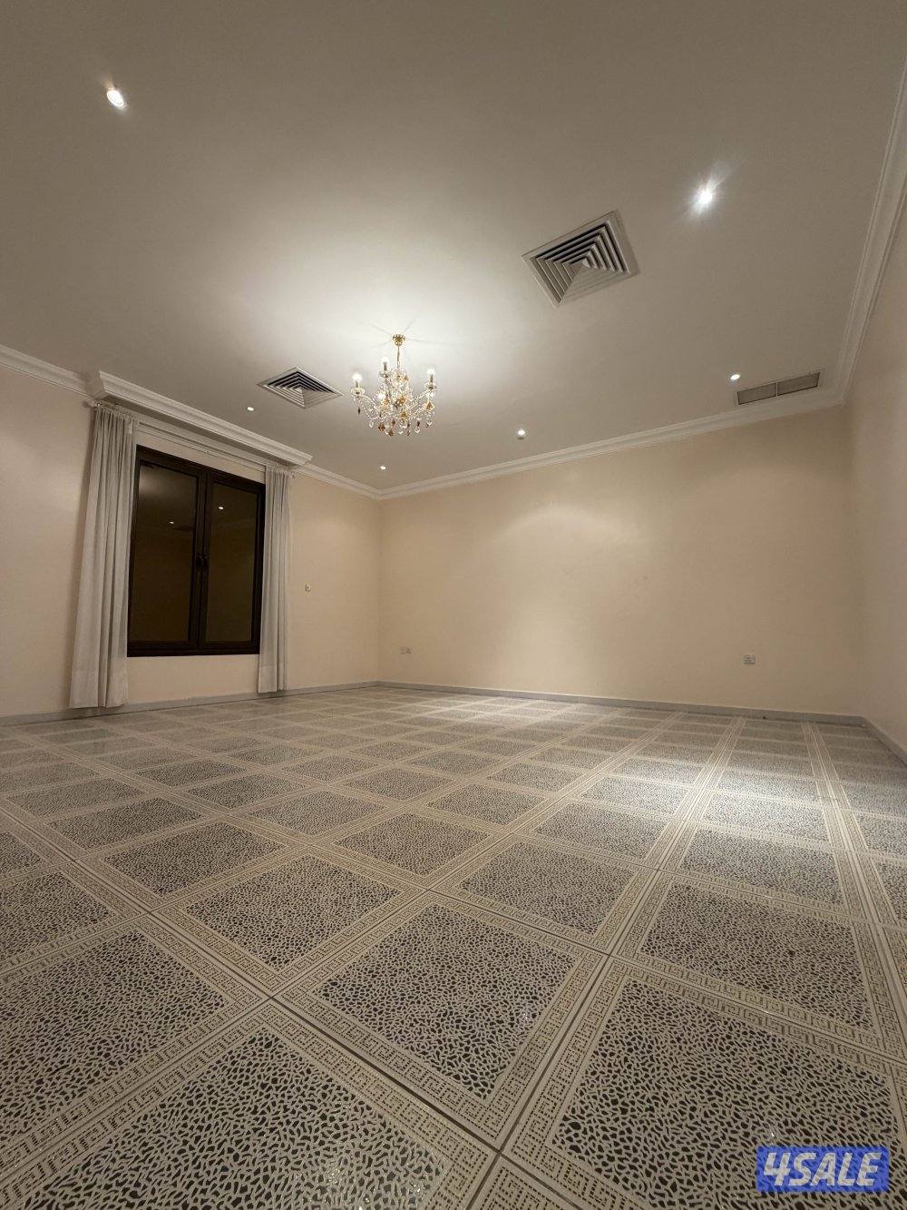 للايجار دور كامل في فهد الأحمد مساحة ٢٥٠ متر1