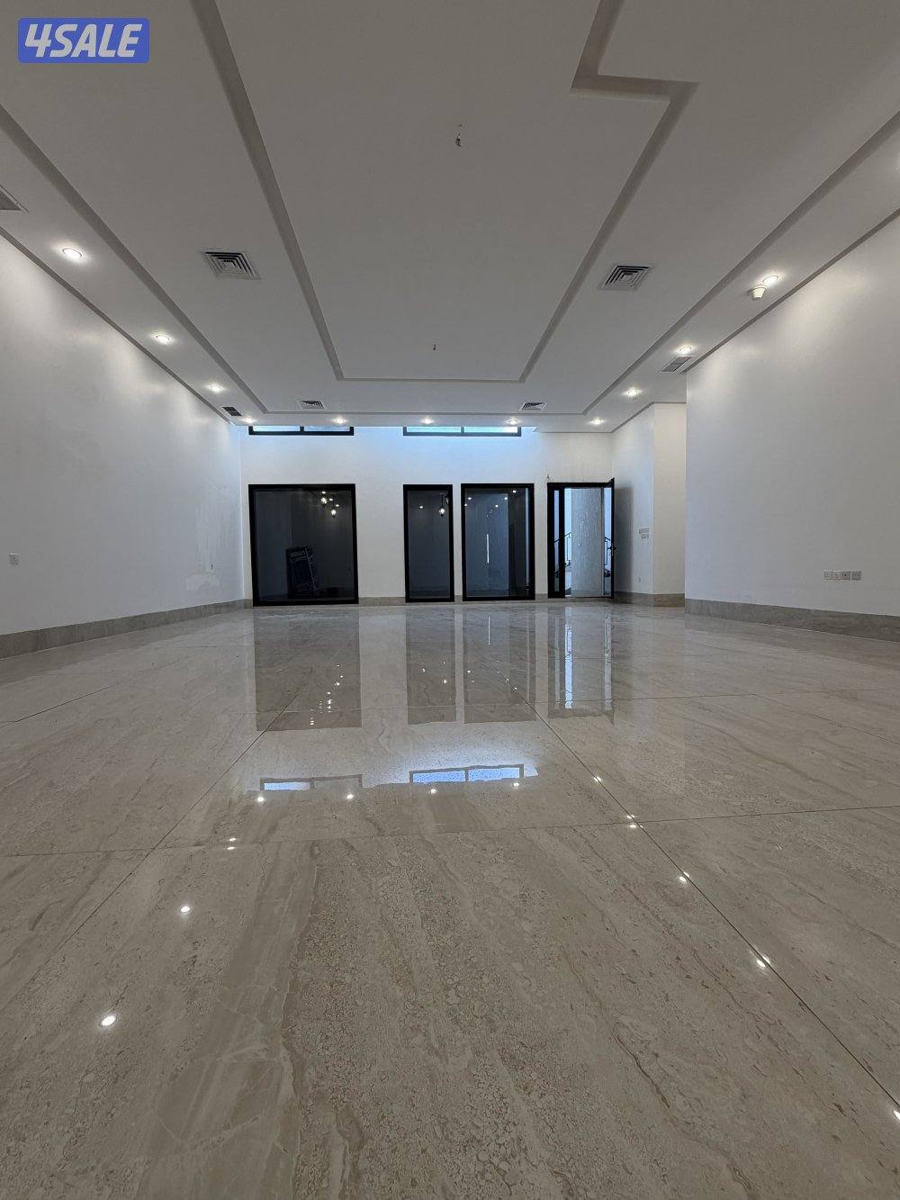 للايجار سرداب دور كامل في السلام مساحة ٣٠٠ متر0