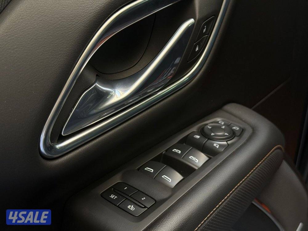 يوكنAT4 (مكينه6.2) موديل2024 عداد40الف وارد بهبهاني تحت الكفاله11