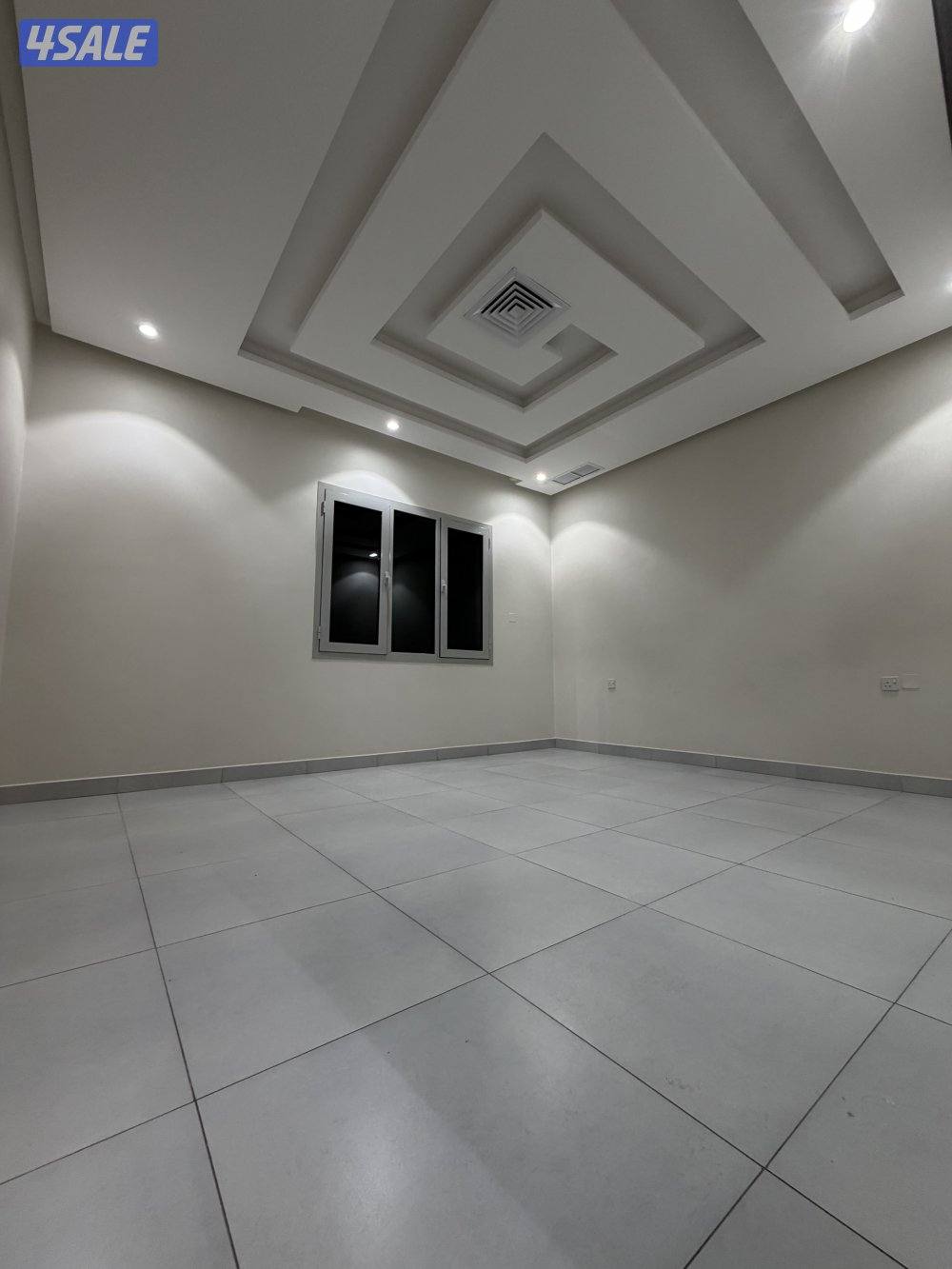 للايجار شقه في الخالديه مساحة ١٥٠ متر0