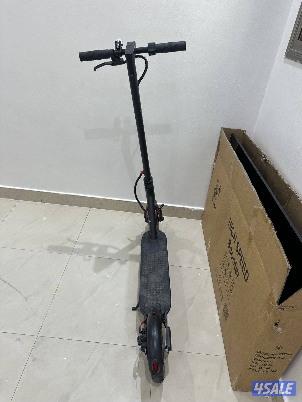 ‏سكوتر شومي مستعمل ليتاتLED امامي وخلفي السرعة 75 كيلو متر السعر1