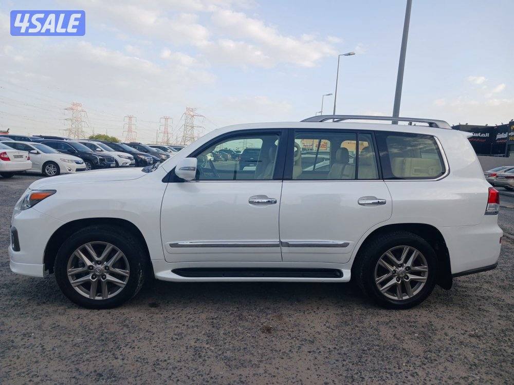 للبيع لكزس LX570 درجة أولى سبورت موديل ٢٠١٤2